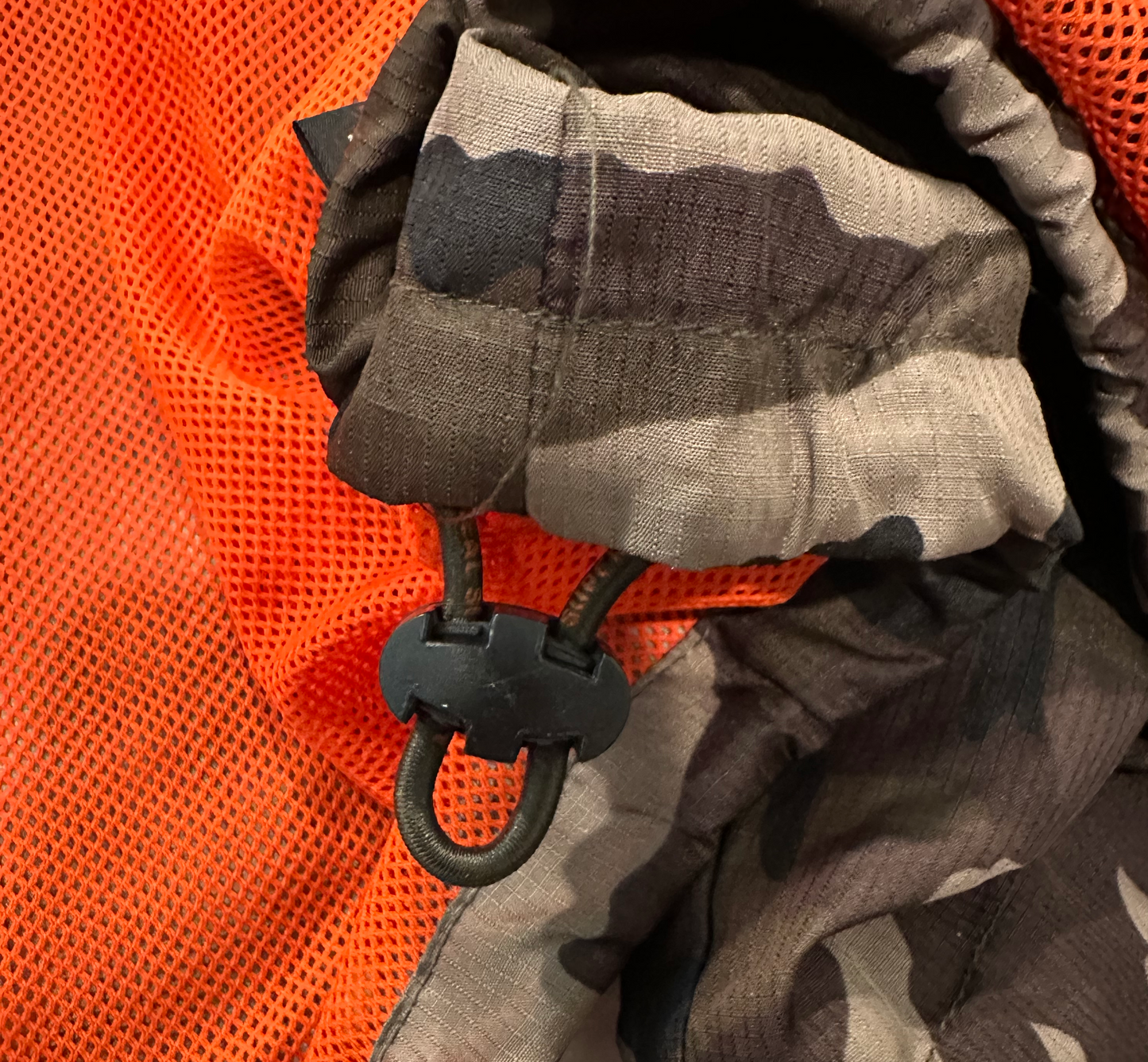 Superdry Japan Camo Mesh Lined Long Sleeve Hooded Windcheater Mens size Medium
