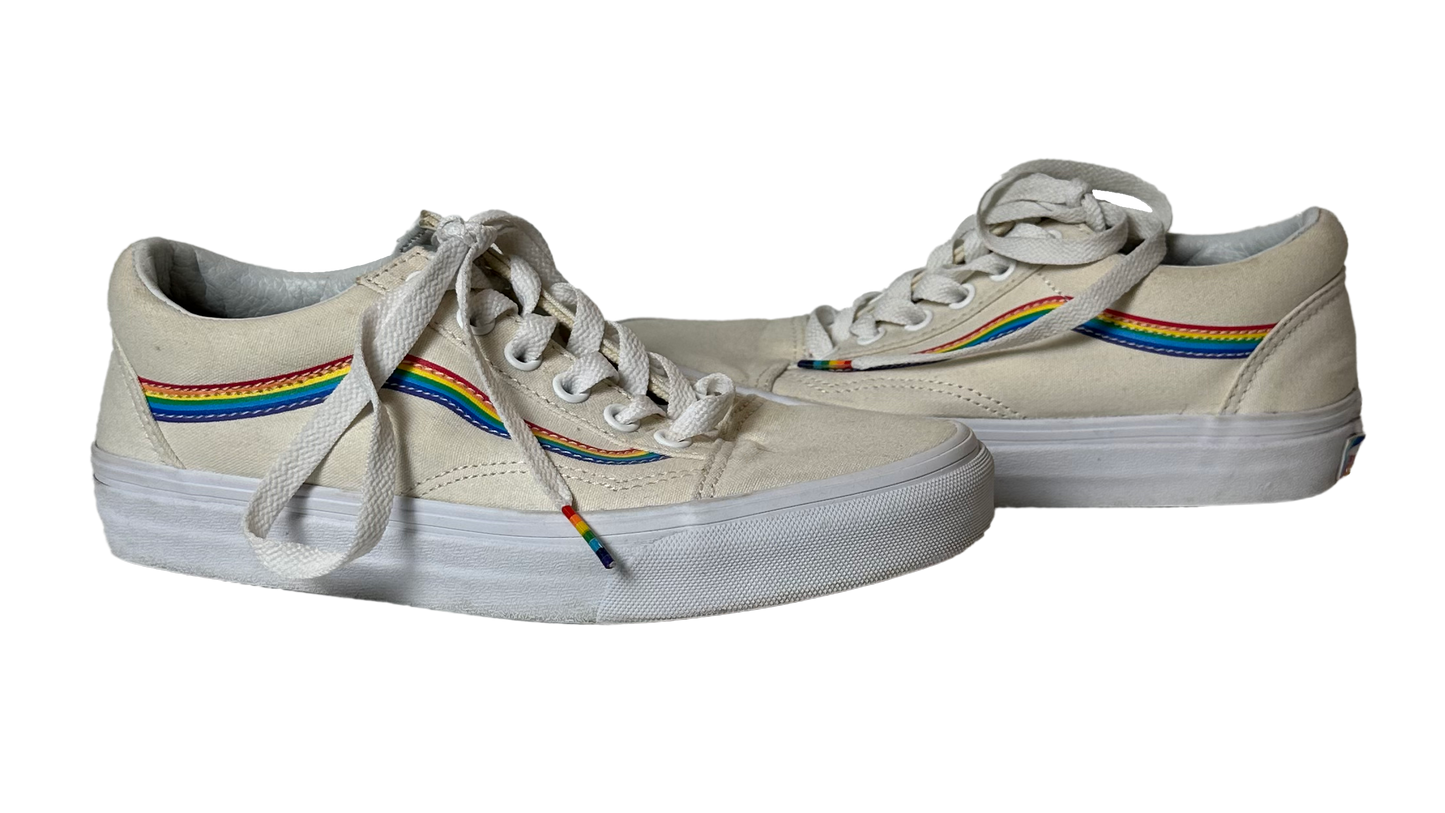 Vans Limited Edition Old Skool Rainbow Skate Sneaker Shoes Size 6 Get ready to skate with the Vans Limited Edition Old Skool Rainbow Skate Sneakers! These kicks feat