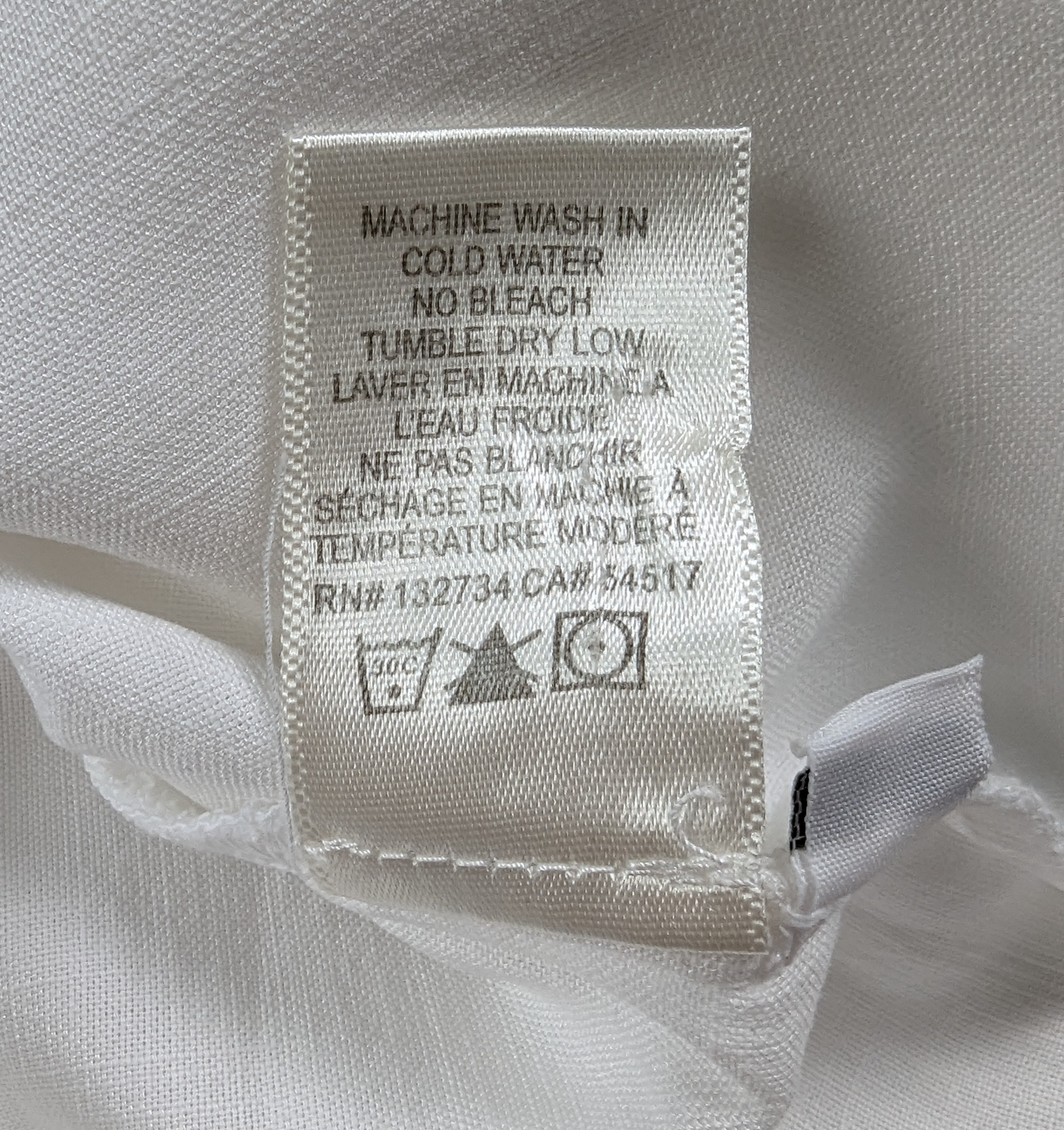 Cloth & Stone Split Back White ShirtThis shirt has great style.  The back features a split, high-low hem, hidden button closure in the front and it is made from tencel, a flowy fabric.   Pair with jeanCloth & Stone Split Back White ShirtShirt