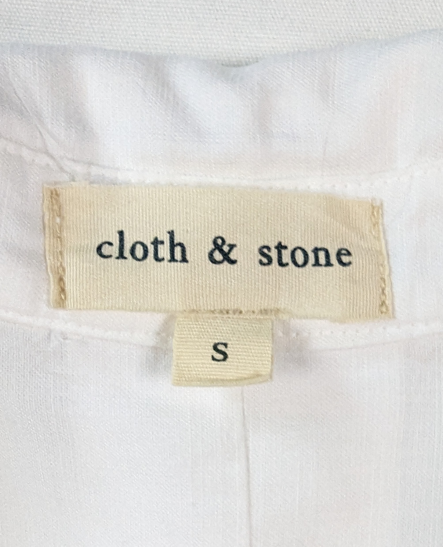 Cloth & Stone Split Back White ShirtThis shirt has great style.  The back features a split, high-low hem, hidden button closure in the front and it is made from tencel, a flowy fabric.   Pair with jeanCloth & Stone Split Back White ShirtShirt