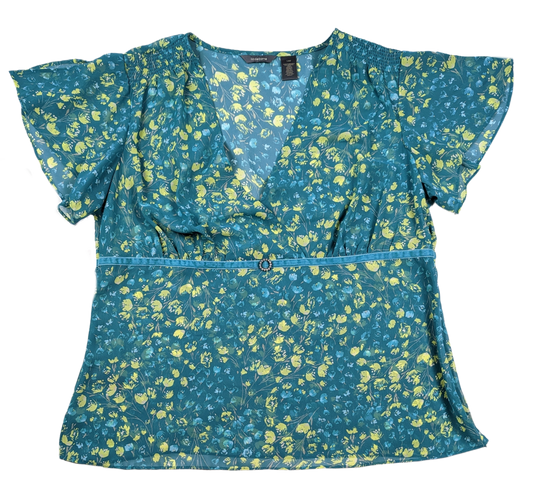 Liz Claiborne Empire-Waist Flutter-sleeve Blouse with ribbon detailsLiz Claiborne Empire-Waist, Flutter-sleeve Blouse with ribbon details. This Liz Claiborne Blouse features a stylish flutter sleeve design, an empire waist, and a lig