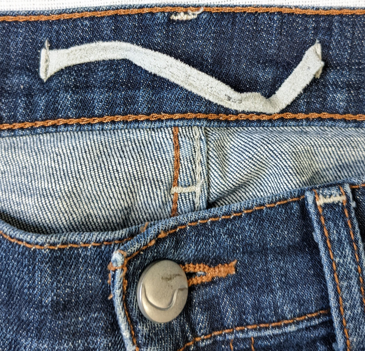 Joe's Jeans Rocker Fit Boot Cut Jeans Size 30  Get ready to rock out in style with Joe's Jeans Rocker Fit Boot Cut Jeans. Made with cotton elastane for ultimate comf