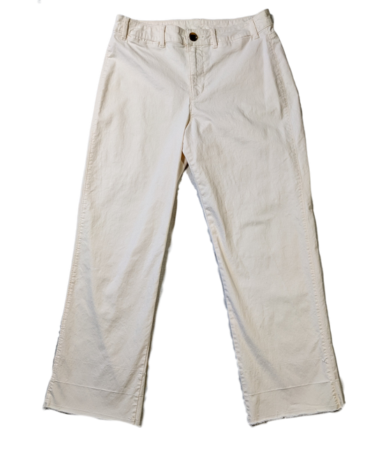 Old Navy Winter White Pants Size 10 Stay warm and stylish this winter with our Old Navy Winter White Pants! Designed for comfort, these loose fit pants are perfect