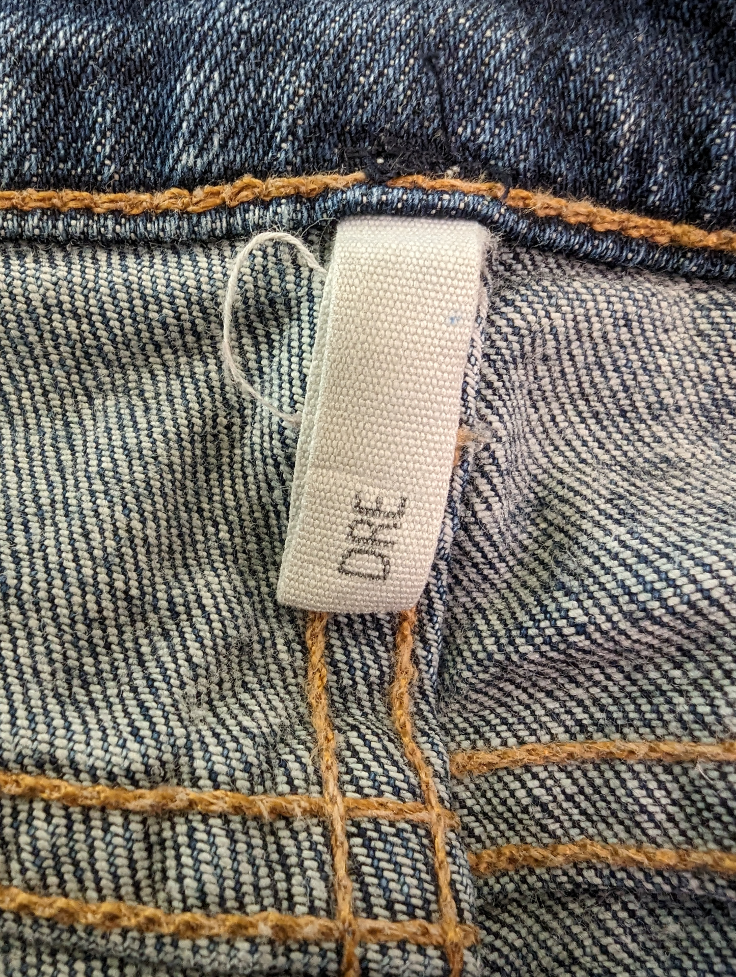 Rag & Bone Dre Low Rise Skinny Jeans Size 30  A roomy boyfriend cut gets slimmed down a bit in these low-rise, low-stretch jeans you'll reach for on the regular.