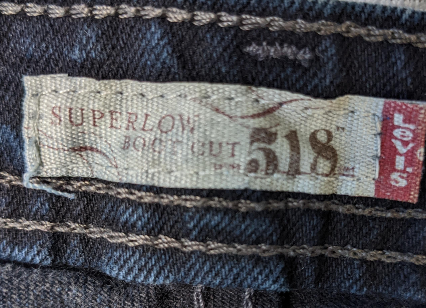 Levi's 518 Super Low Boot Cut Jeans Size 9L Get ready to rock your casual style with Levi's 518 Super Low Boot Cut Jeans. With a super low rise and flattering boot c