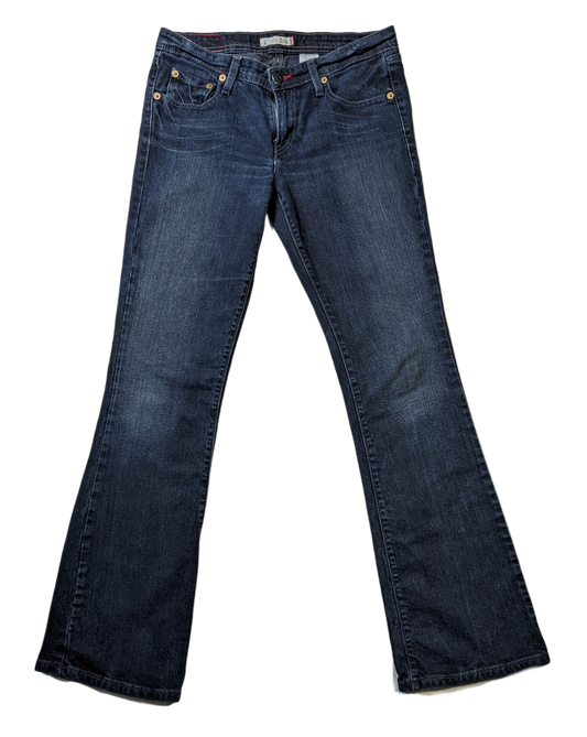 Levi's 518 Super Low Boot Cut Jeans Size 9L Get ready to rock your casual style with Levi's 518 Super Low Boot Cut Jeans. With a super low rise and flattering boot c