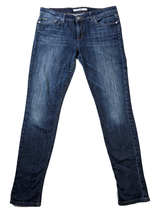 Joe's Jeans Chelsea Fit - repaired beltloopYou can't go wrong with Joe's Jeans! Such great style.  These Jeans had a belt loop that was torn, and we repaired them.  The pictures show the repair job.  They shoJeans Chelsea Fit - repaired beltloopDenim Jeans