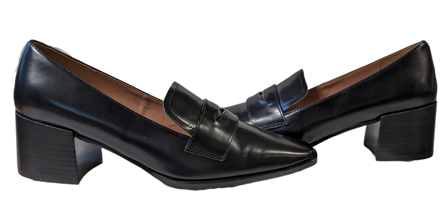 Linea Paolo Miramar Black Leather Penny LoafersWhat a beautiful pair of shoes.  These will go with a cute skirt and knee highs or a great pair of jeans!  They are like new, without a mark on them.