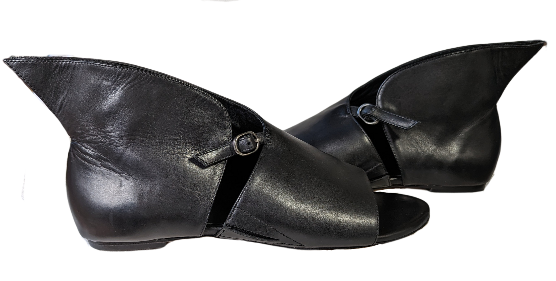 Leon Max Velia Leather Open Toe Flat Sandals Size 8 Such a cool, modern look!  Wear these with shorts, jeans or a cute dress!  They are out of this world!