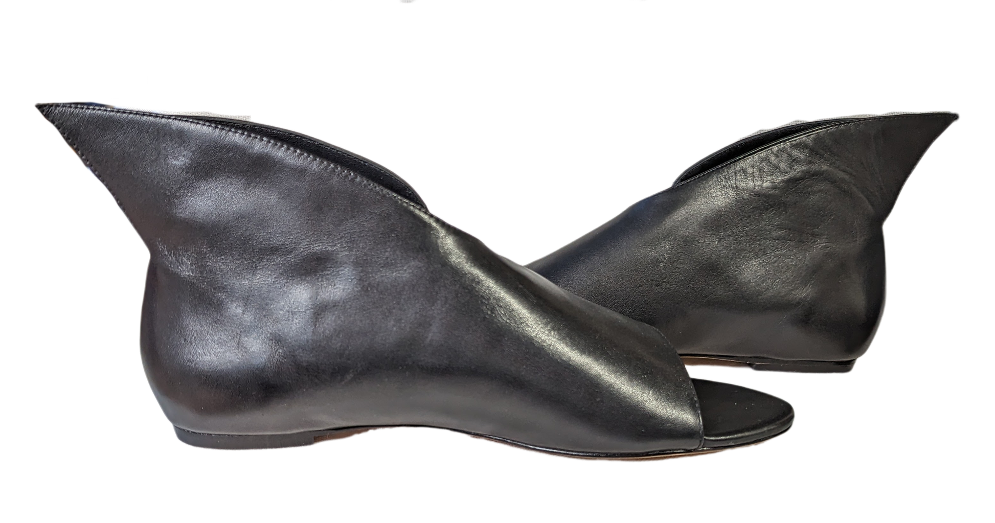 Leon Max Velia Leather Open Toe Flat Sandals Size 8 Such a cool, modern look!  Wear these with shorts, jeans or a cute dress!  They are out of this world!