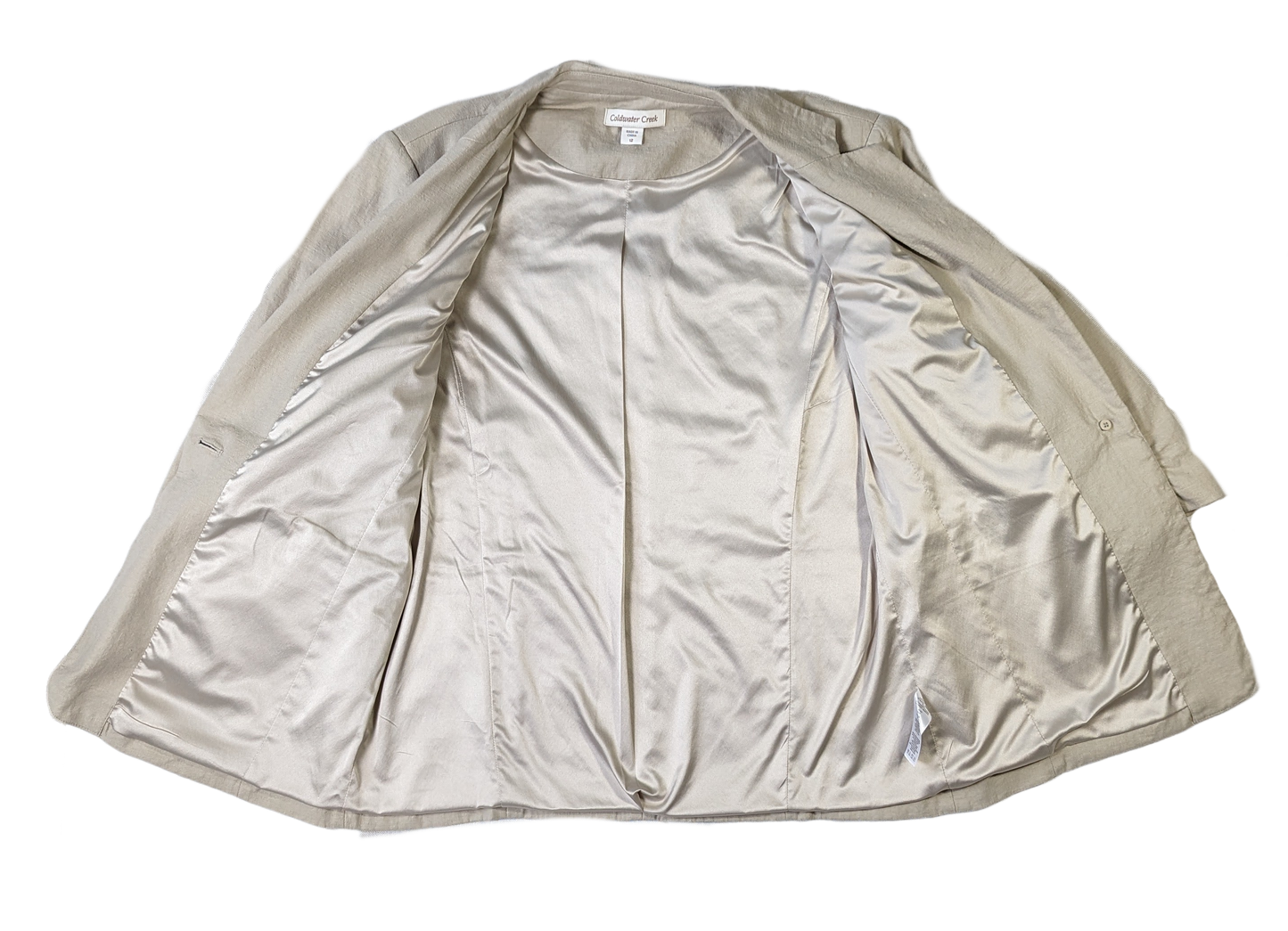 Coldwater Creek Blazer with Ruched SleevesBlazers are a great way to elevate your style.  This one is a great example of one that can go from casual to dressy.  You make the choice!