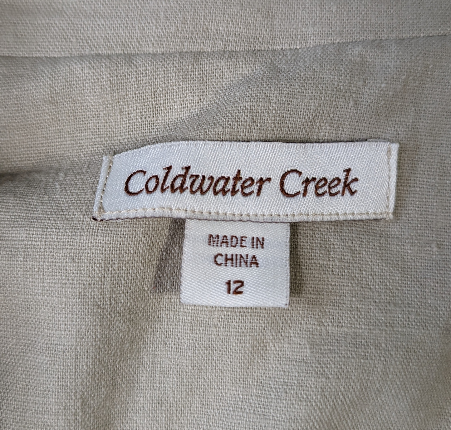 Coldwater Creek Blazer with Ruched SleevesBlazers are a great way to elevate your style.  This one is a great example of one that can go from casual to dressy.  You make the choice!