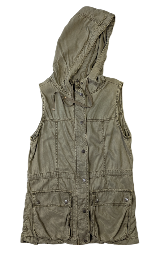 Kenneth Cole Reaction Utility VestYou will have a place for everything with this great vest from Kenneth Cole.  It has lots of pockets and a zip-up, snap front and a hood!  It also has a drawstring w