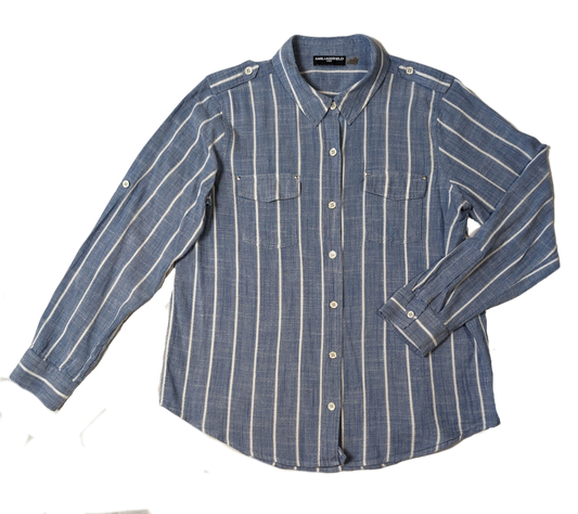 Karl Lagerfeld Paris Striped ShirtA classic style you can wear day or night!  Looks amazing with white pants or with jeans!
Measurement:  armpit to armpit - 20"