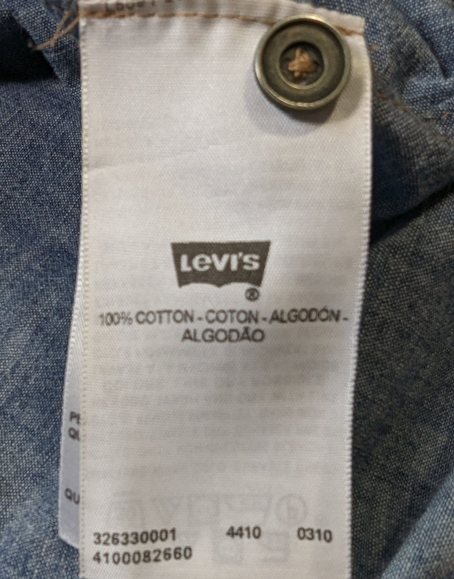 Levi's San Francisco Tunic Length Chambray Shirt A great chambray shirt can go a long way.  Wear it as a shirt, or as a short dress, or as a light-weight jacket!  Great metal buttons down the front add a nice styli