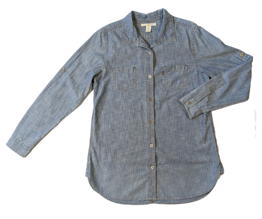 Levi's San Francisco Tunic Length Chambray Shirt A great chambray shirt can go a long way.  Wear it as a shirt, or as a short dress, or as a light-weight jacket!  Great metal buttons down the front add a nice styli