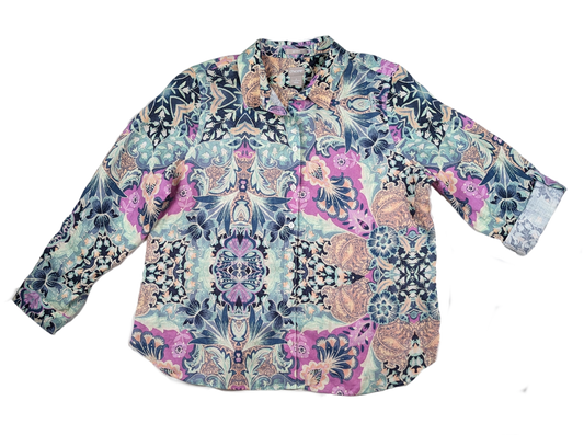 Chico's Floral Print Linen Blouse - NWT The beautiful print of this blouse makes it a perfect addition to your spring/summer wardrobe.  It will look perfect paired with white pants and sandals, or with a pBlouseChico's Floral Print Linen Blouse - NWTFloral Print Linen Blouse - NWT