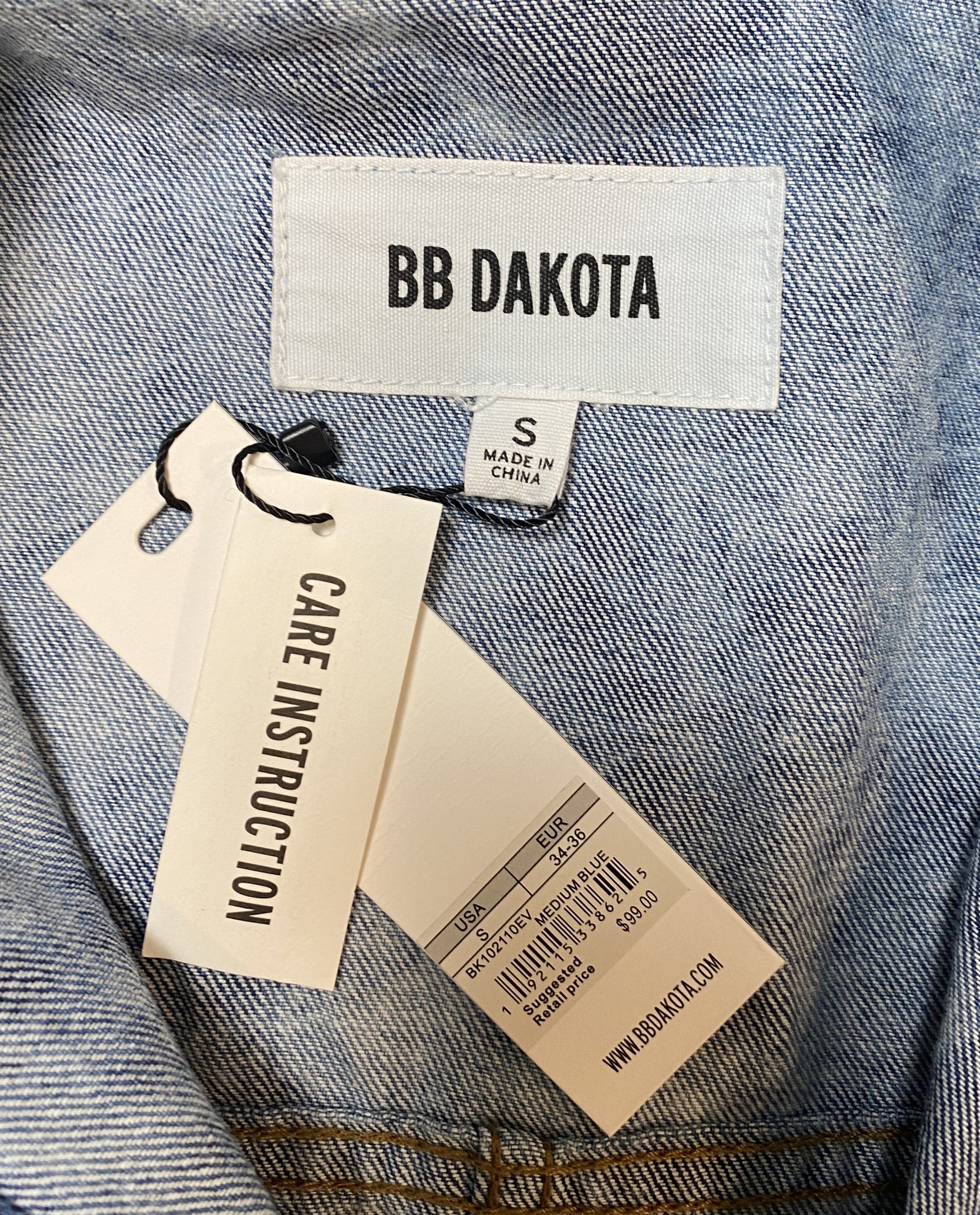 BB Dakota Acid Wash  Tie Dye Denim Cropped Jacket - NWTThis jacket is new with tags and looks amazing!! The print really makes it a stand out piece. BB Dakota Acid Wash / Tie Dye Denim Cropped Jacket - NWTJacket