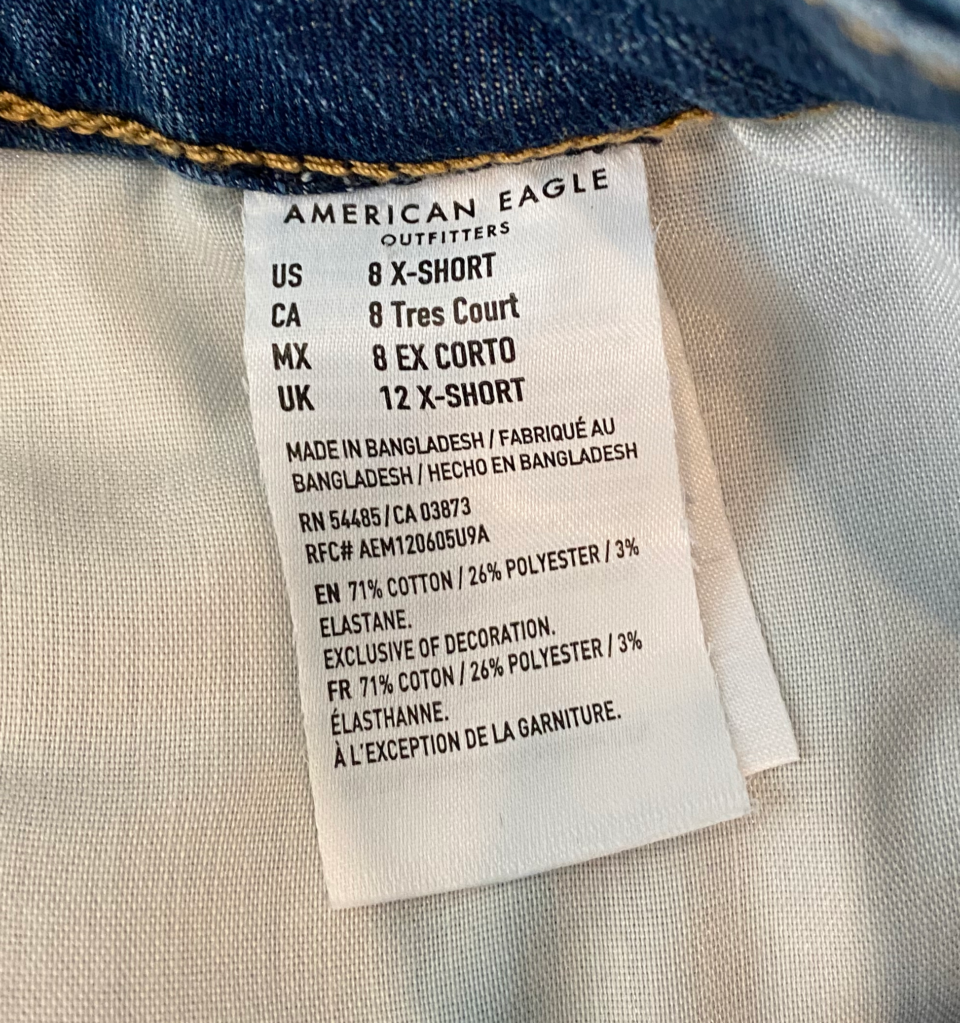 American Eagle Ne(x)t Level Stretch JeansThese are the perfect shade of blue to wear dressy or casual. Pair with flats and a flowy top of an easy day out, or heels for a night out.