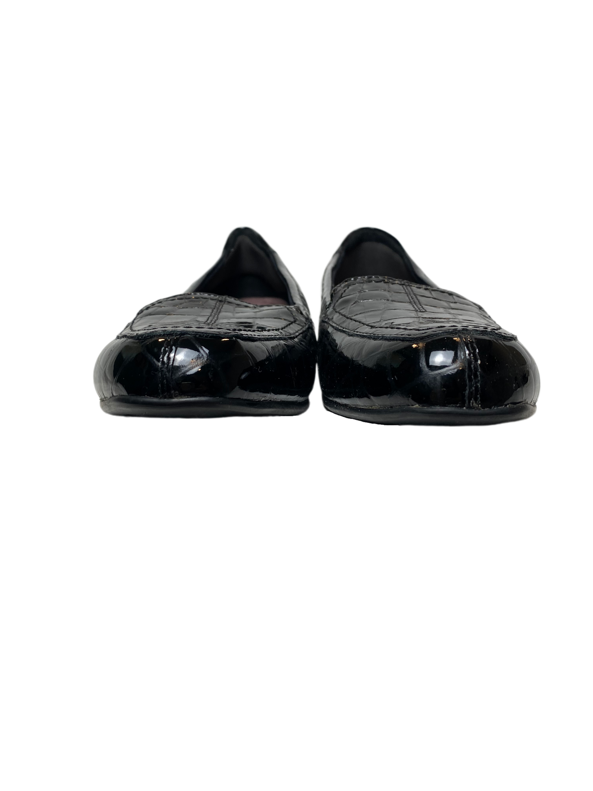 Clarks Everyday Croc Embossed Patent Leather Loafers  Effortlessly elevate your everyday look with our Clarks Everyday Croc Embossed Patent Leather Loafers. Crafted