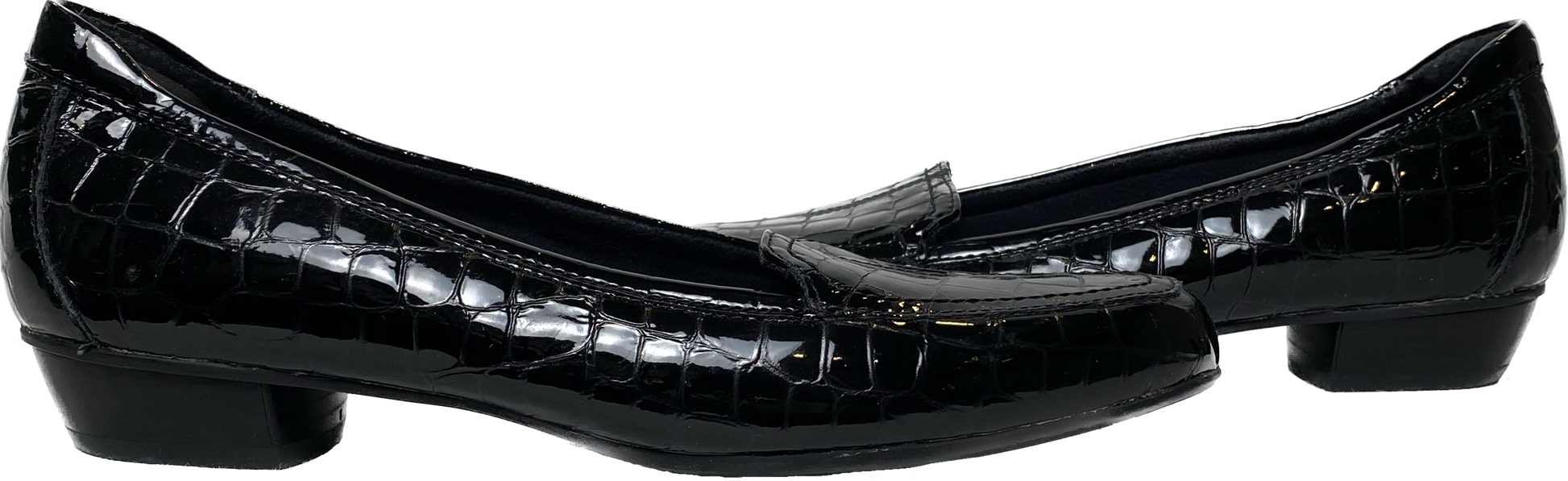 Clarks Everyday Croc Embossed Patent Leather Loafers  Effortlessly elevate your everyday look with our Clarks Everyday Croc Embossed Patent Leather Loafers. Crafted