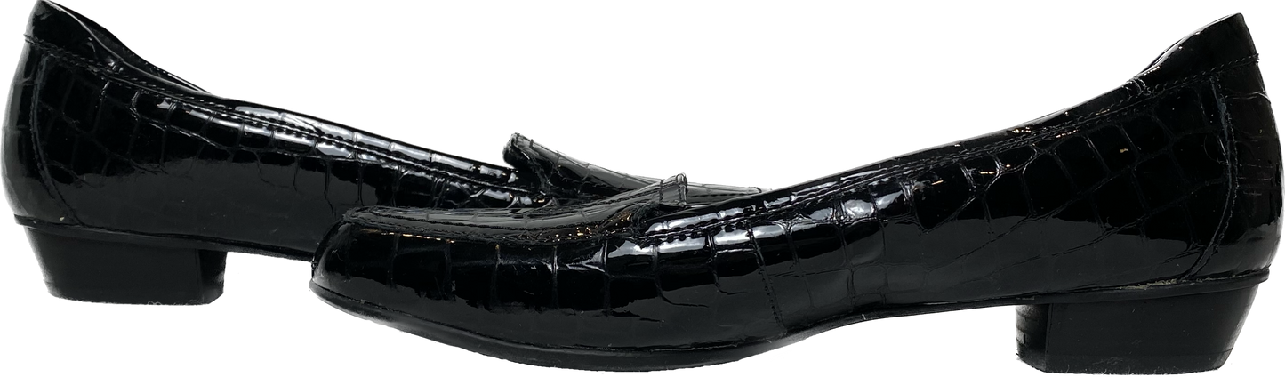Clarks Everyday Croc Embossed Patent Leather Loafers  Effortlessly elevate your everyday look with our Clarks Everyday Croc Embossed Patent Leather Loafers. Crafted