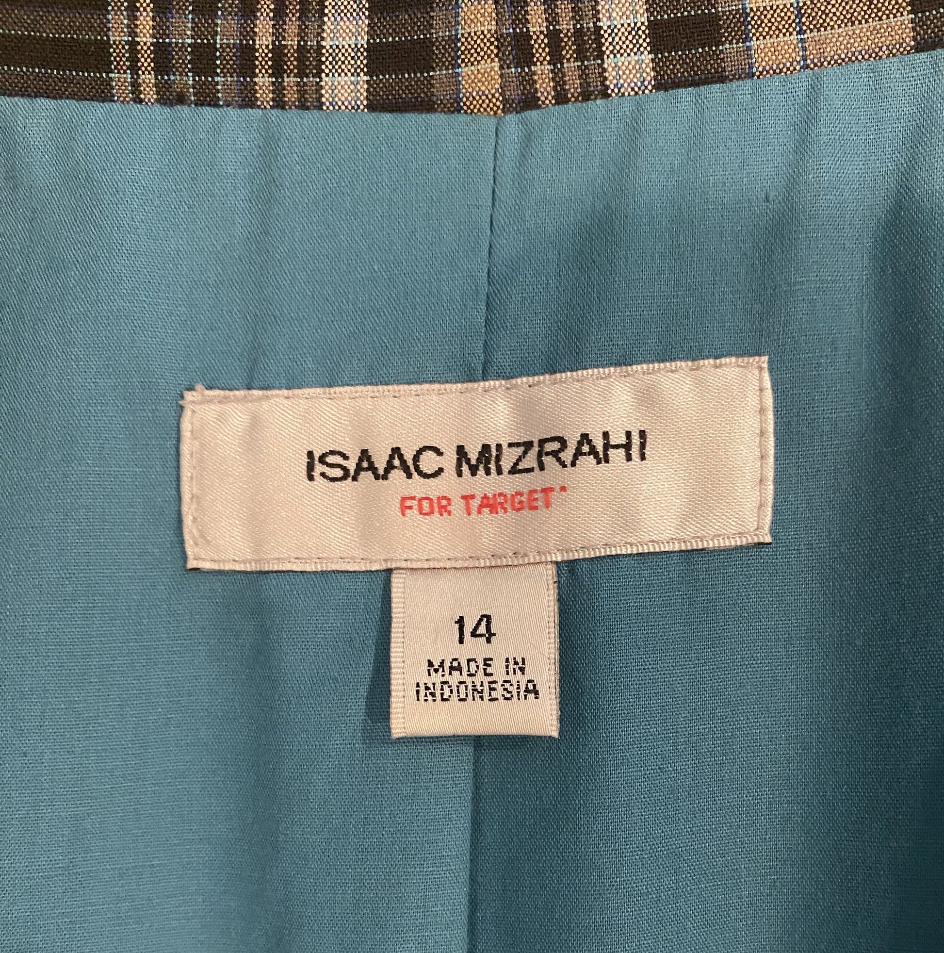 Isaac Mizrahi for TargetThe styling of this blazer is subtlety different yet some how classic. With the 3-4 sleeves and full lining, it makes it the perfect piece to wear almost year round.JacketIsaac Mizrahi for Target Brown Plaid 3/4 Sleeve BlazerIsaac Mizrahi