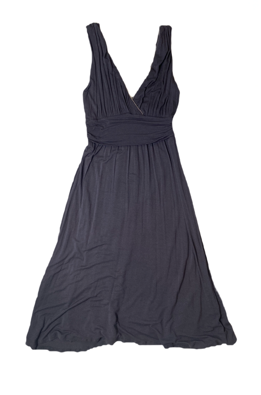 Ella Moss Sleeveless V Neck Dark Grey Dress Size M  Elevate your style with the Ella Moss Sleeveless V Neck Dark Grey Dress. Crafted from a dark grey knit fabric, th