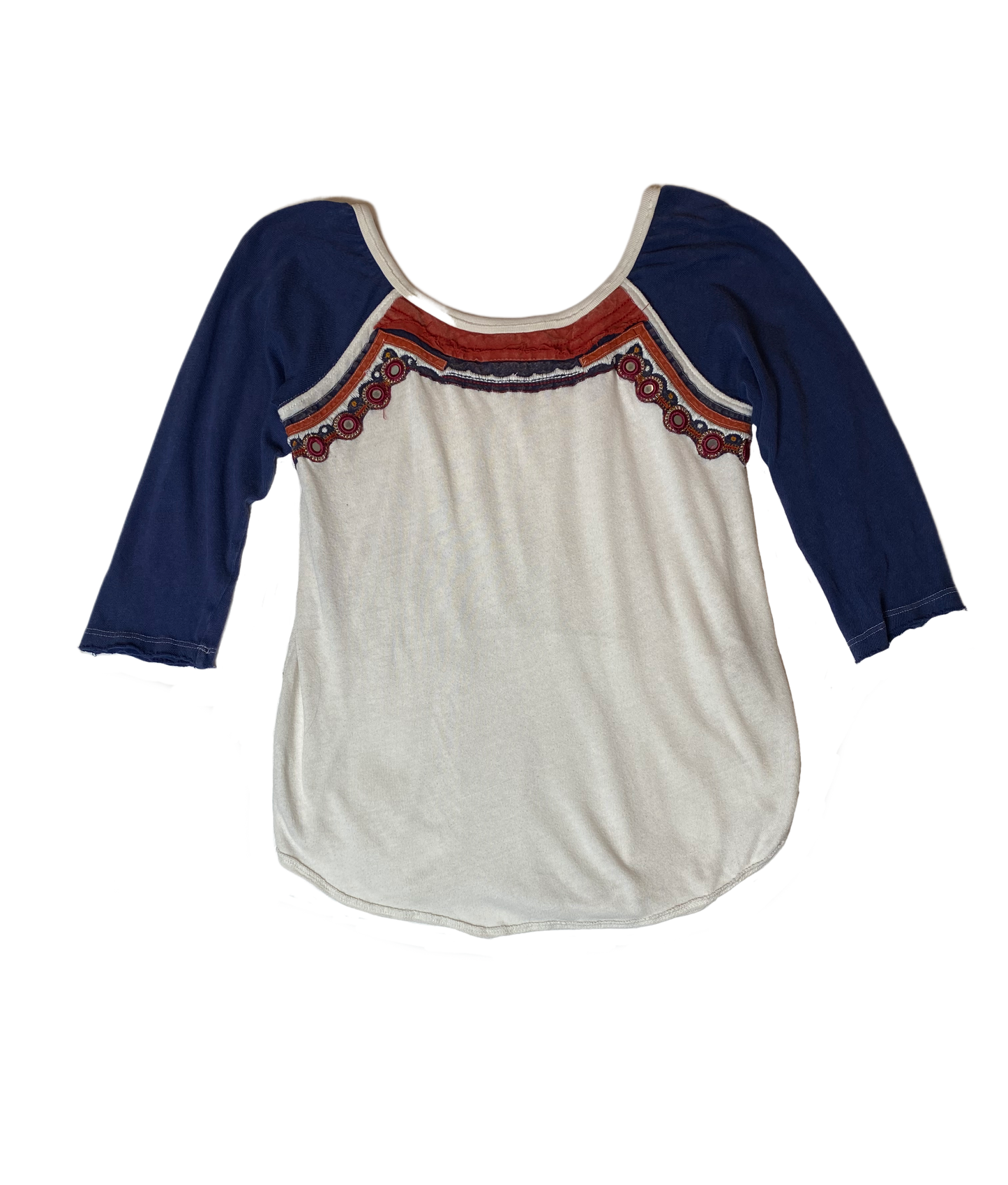 Free People Raglan Sleeve T-Shirt with Crochet Trim Size Small Step out in style with the Free People Raglan Sleeve T-Shirt! This playful top features raglan sleeves