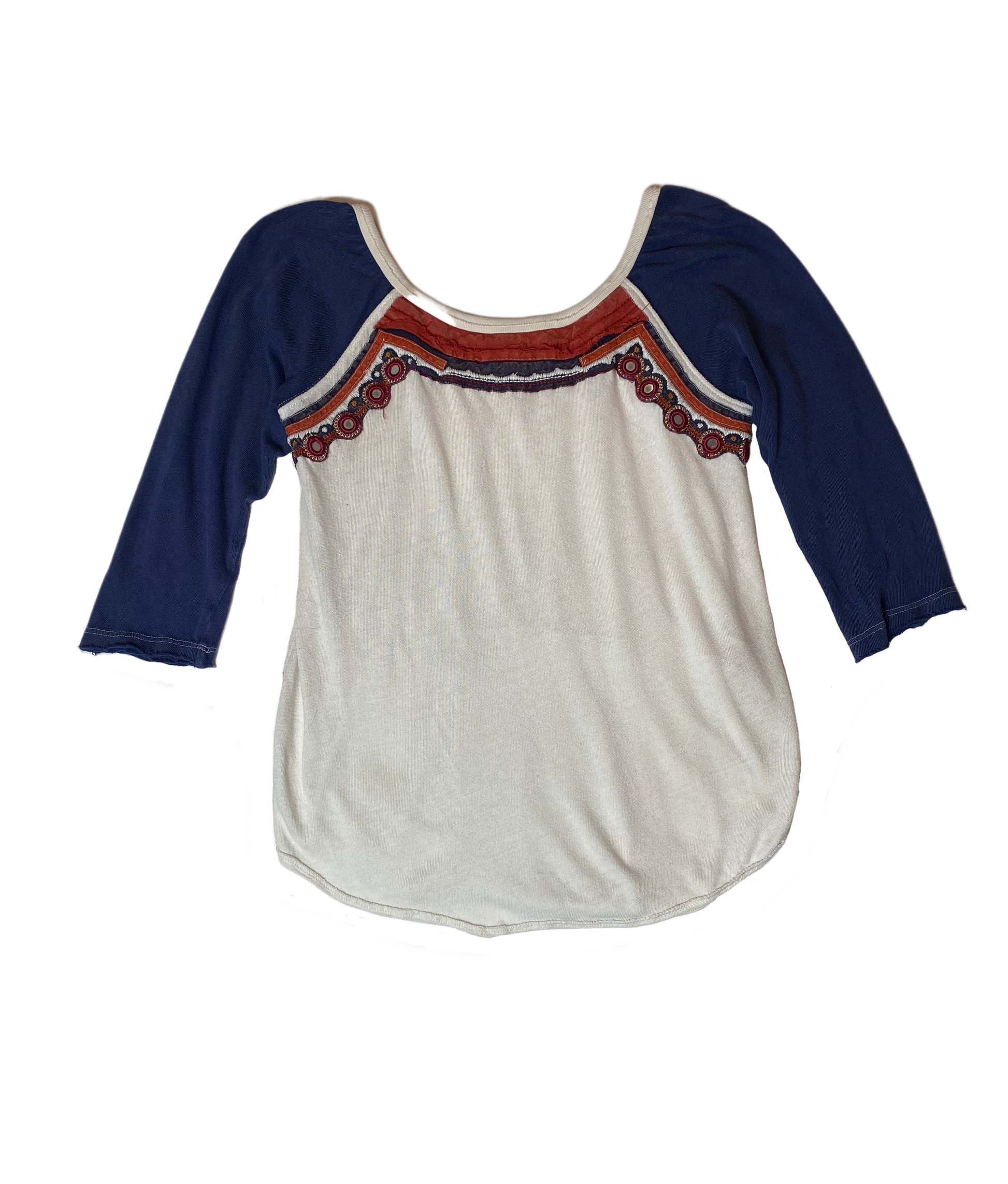 Free People Raglan Sleeve T-Shirt with Crochet Trim Size Small Step out in style with the Free People Raglan Sleeve T-Shirt! This playful top features raglan sleeves