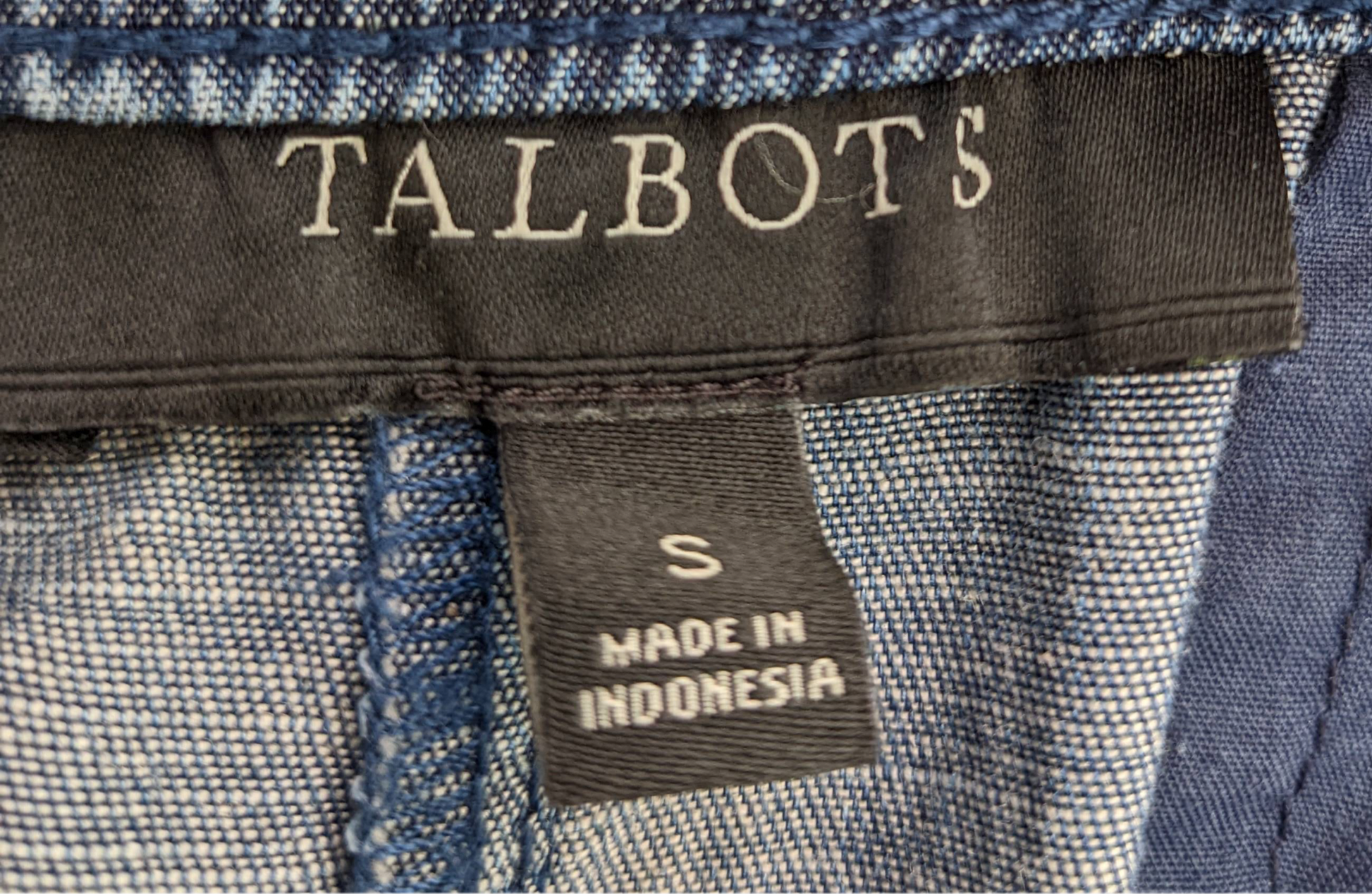 Talbots Drawstring Waist Shorts Talbots drawstring elastic waist shorts with front and back pockets.