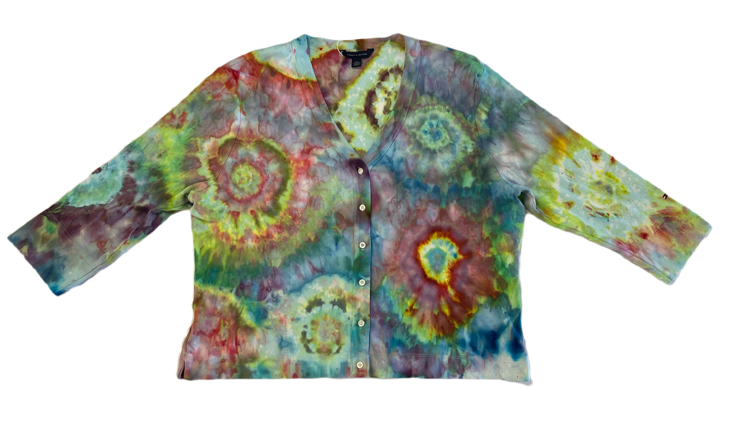 REFRESHED - Tommy Hilfiger Hand Dyed Knit Cardigan Add some playfulness to your wardrobe with this REFRESHED Tommy Hilfiger Hand Dyed Knit Cardigan. Crafted from hi
