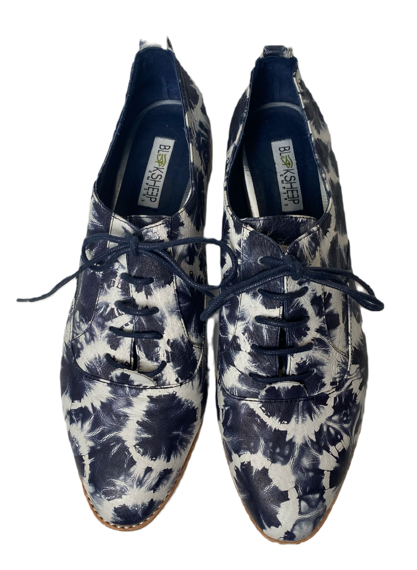 Black Sheep Empire LEE Blue & White Oxford LoafersBlack Sheep Empire blue & white loafers. 
Navy tie-dye leather upper
Navy leather lining
4mm insole padding 
Leather and white rubber soles
Blue waxed cotton la