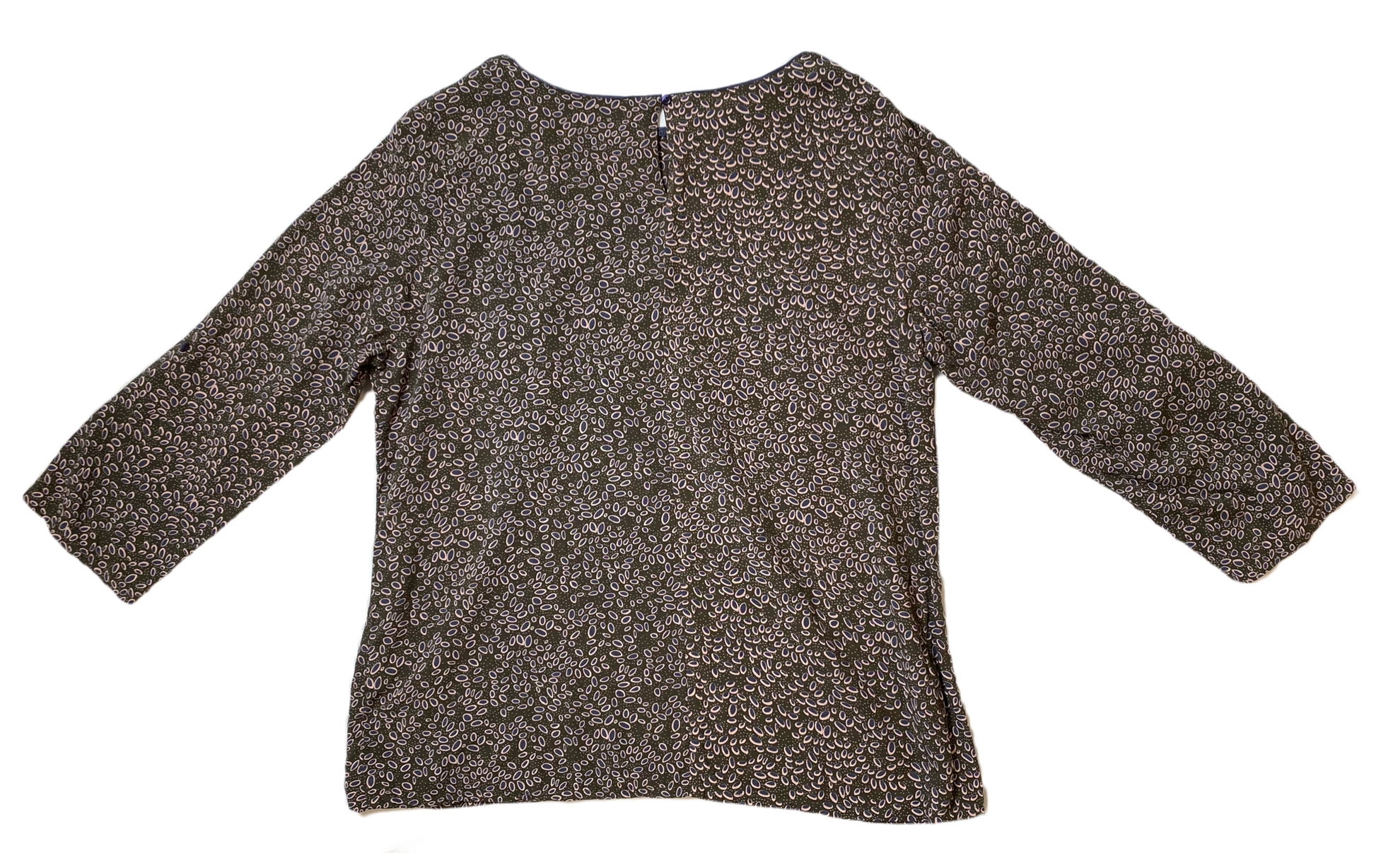 Creation LOlive green with pink and grey print blouse and crew neck.
The colors make this blouse a great basic piece for any closet!Shirts & TopsCreation L 3/4 Sleeve Print BlouseCreation