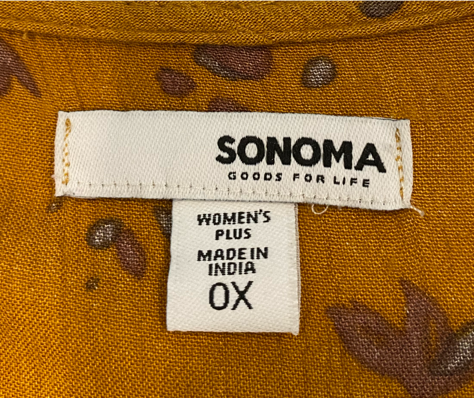 Sonoma Long Sleeve Print Peasant Blouse - NWTMustard color printed peasant blouse with elastic at the cuffs....New with Tags!
Perfect top to transition into Fall with. Great Autumn colors and light weight to ke