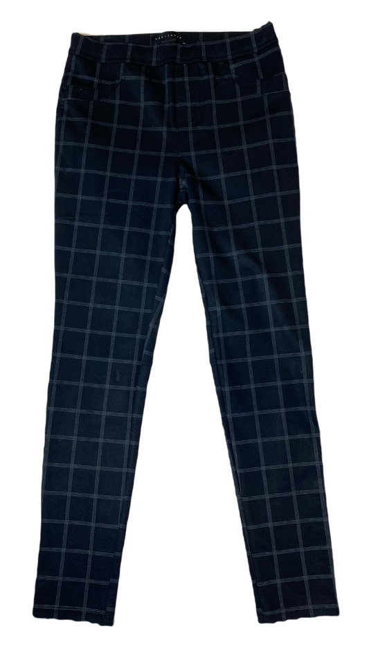 Sanctuary Dark Blue Window Pane Plaid Leggings  Elevate your everyday style with our Sanctuary Dark Blue Window Pane Plaid Leggings! Featuring faux pockets and a cla