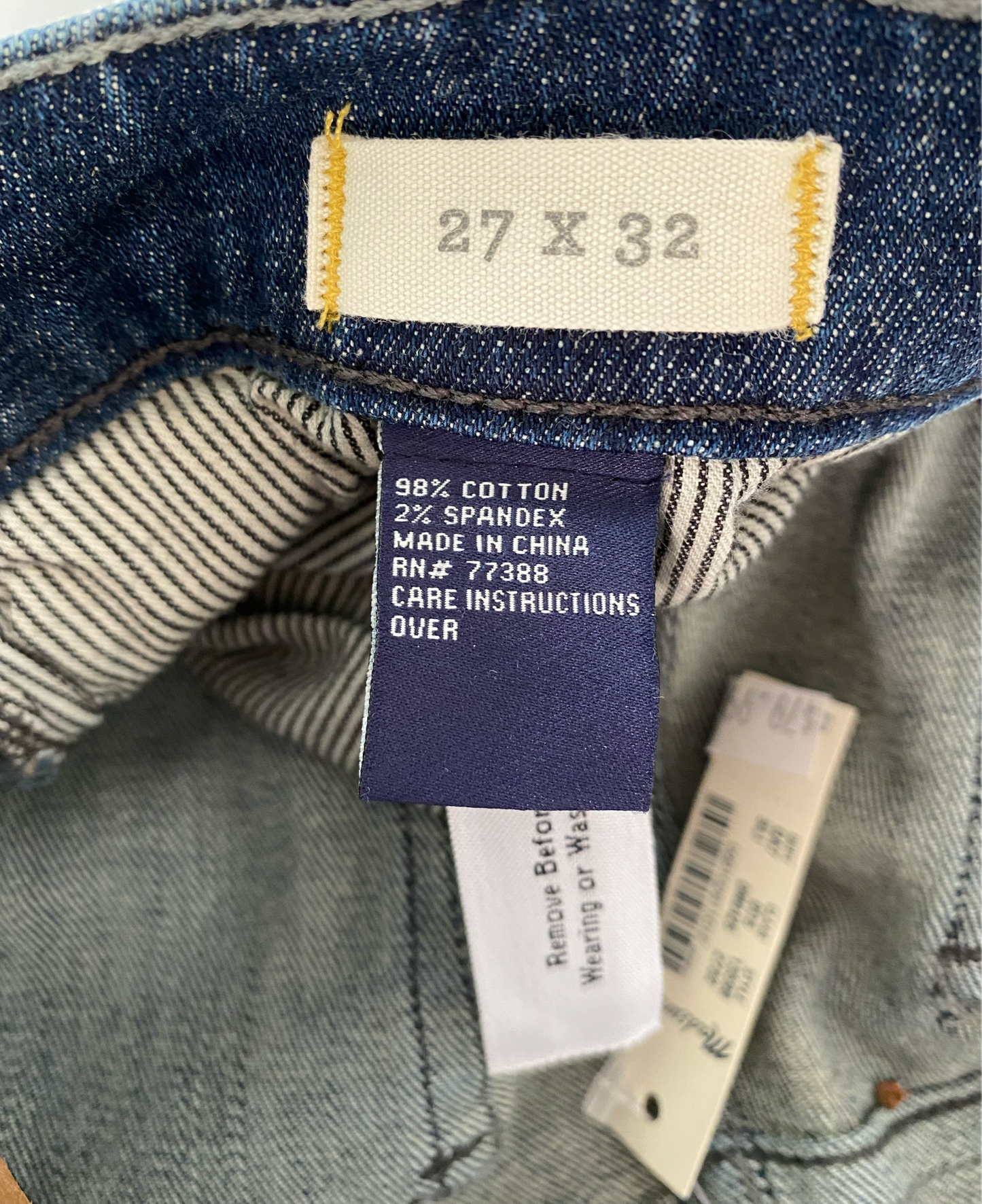 Madewell Skinny Skinny jeans - NWT Introducing Madewell's Skinny Skinny Jeans in a size 27 x 32 with NWT. These jeans are perfect for everyday wear and are designed