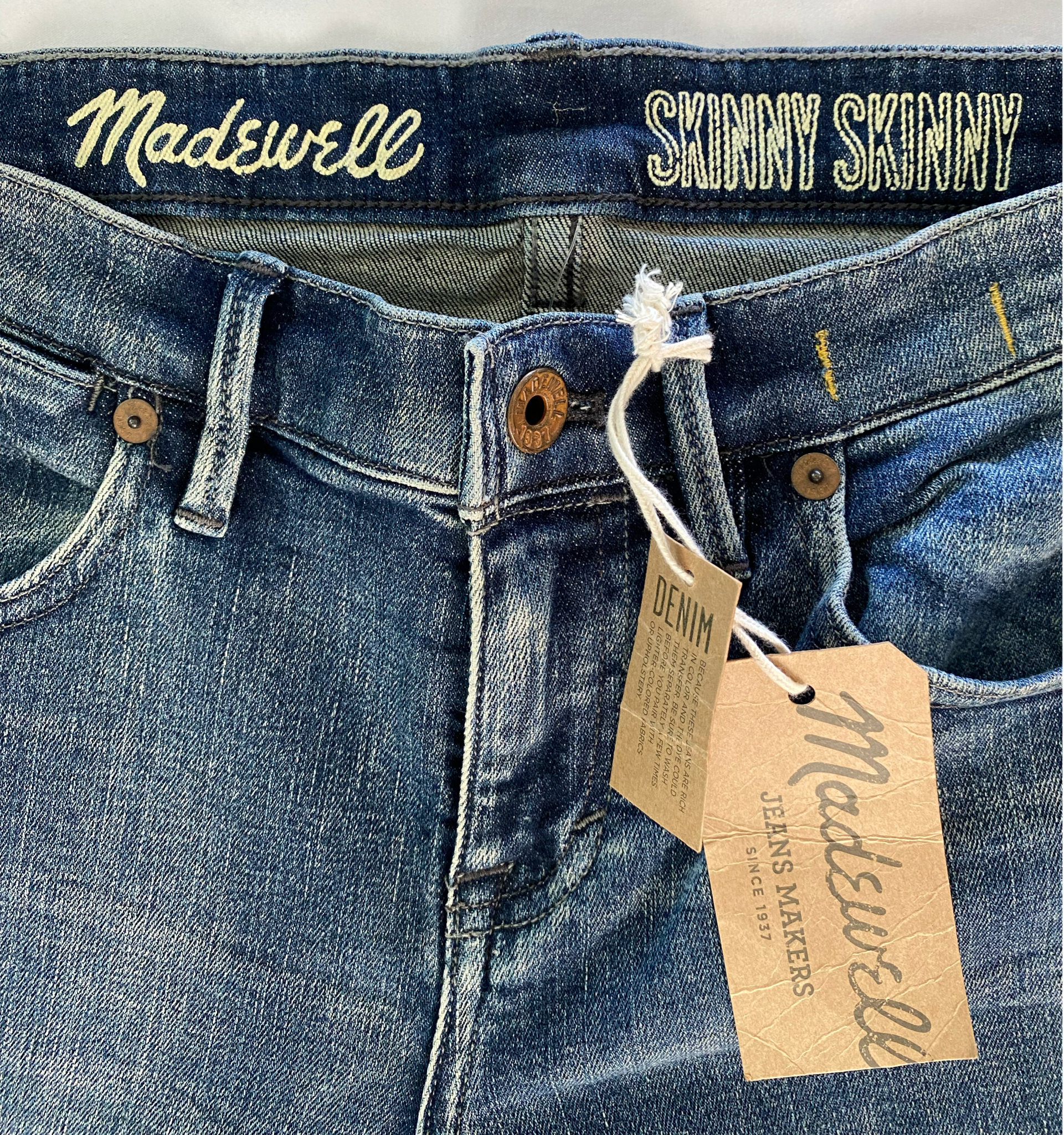 Madewell Skinny Skinny jeans - NWT Introducing Madewell's Skinny Skinny Jeans in a size 27 x 32 with NWT. These jeans are perfect for everyday wear and are designed