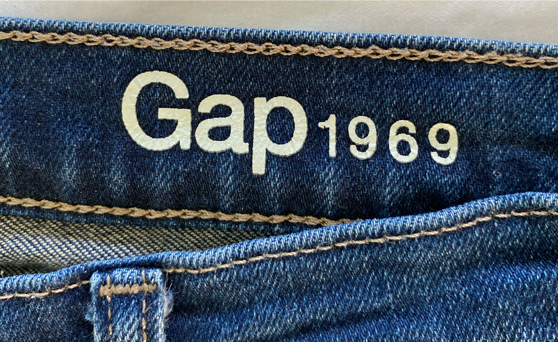 GAP 1969 Authentic True Skinny Jean Size 28TGAP 1969 Authentic True Skinny Jean Size 28T  Unleash your true style with GAP Authentic True Skinny Jeans in size 28T! Perfectly crafted to hug your curves, these j