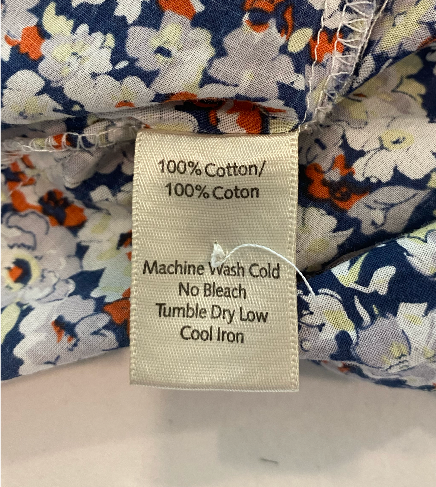 Porridge Floral Print SundressPorridge scoop neck drawstring waist floral print sundress.
This dress would look so cute with a denim jacket and white sneakers!