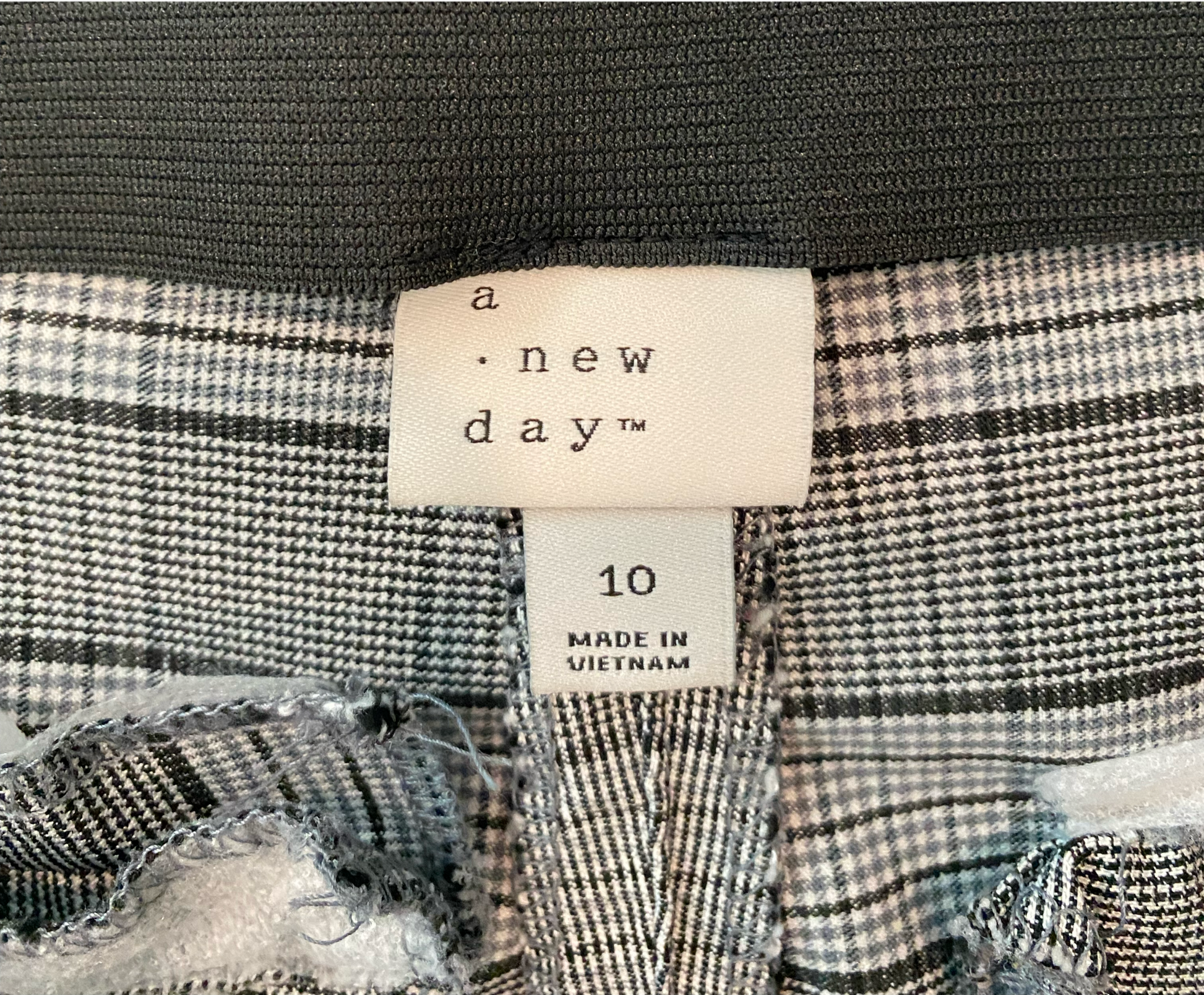 A New Day Plaid Skinny Ankle Pant Black, white & grey plaid side zip elastic waist skinny ankle pants.
Pair these pants with boots and a denim jacket, or chunky heels and a blouse. The perfect ne