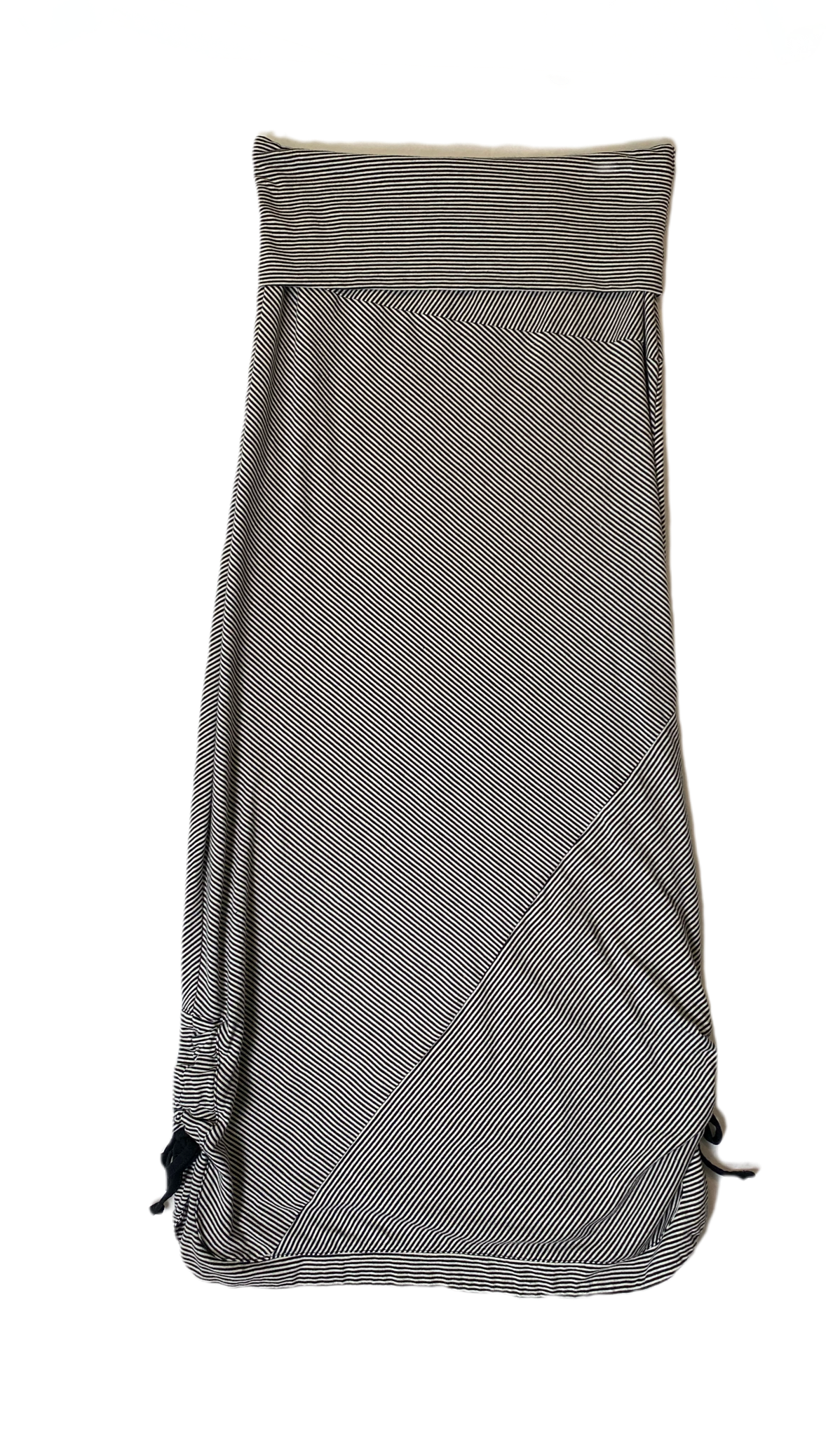Ripcurl Long Grey and Black Stripe SkirtLong striped stretch skirt with fold over waist and adjustable gathering at bottom sides.
Great skirt for an easy day shopping!!