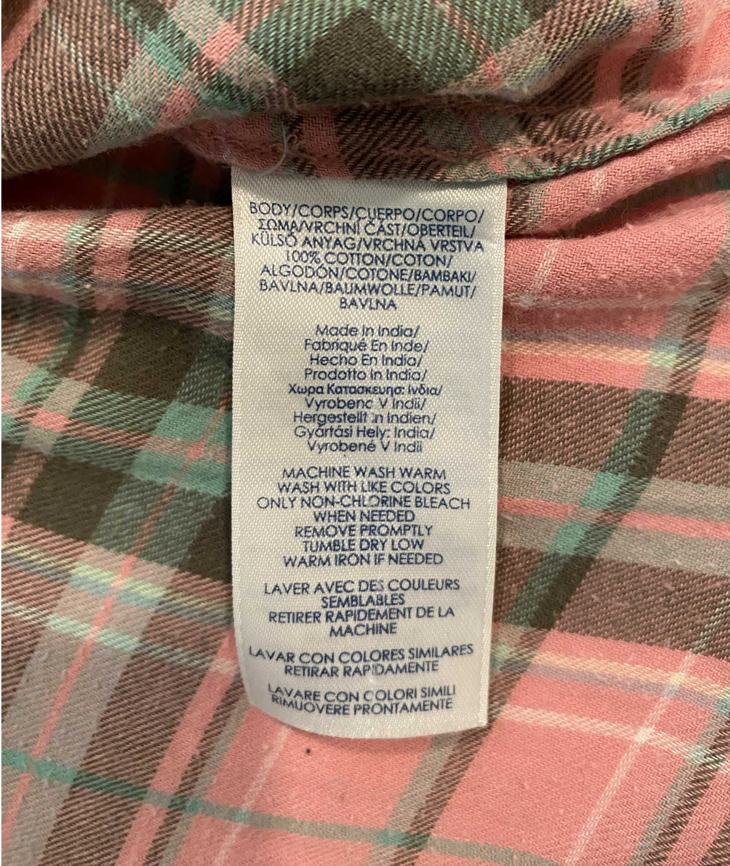 Chaps Soft Pink Plaid Flannel Soft pink with green and white plaid flannel.
Add jeans and sneakers for an easy Fall day out.