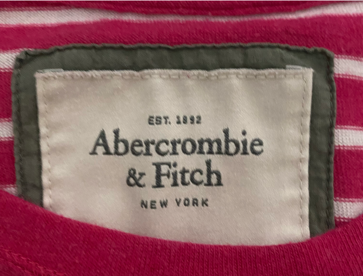 Abercrombie & Fitch Fuchsia and White Stripe ShirtLong sleeve fuchsia and white striped pullover shirt.
Add a pop of color to your closet this Fall with this great pullover!