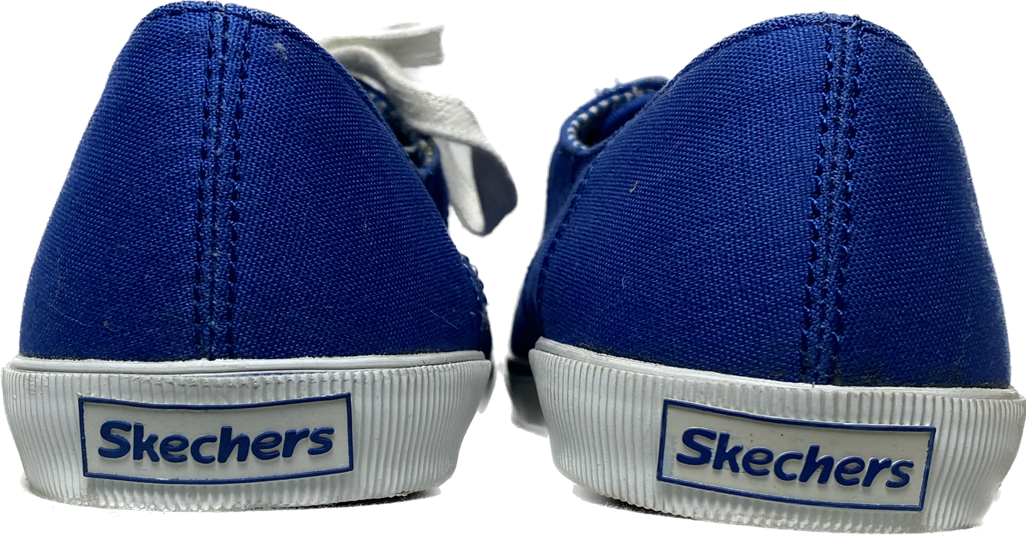 Skechers Bright Blue Cali SneakersThe perfect color sneaker for all seasons! 
Pair with other bright colors for a "pop" with your blue jeans for an easy day out.
