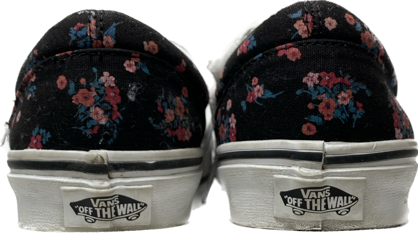Vans "Ditsy Floral" Lace Up Sneakers Super cute sneakers, perfect to wear year round!