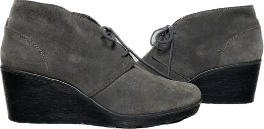 Collection by Clarks Grey Suede Wedge Lace Up Shoes Elevate your style with these Collection by Clarks grey suede wedge lace up shoes. With a cushion soft insole and