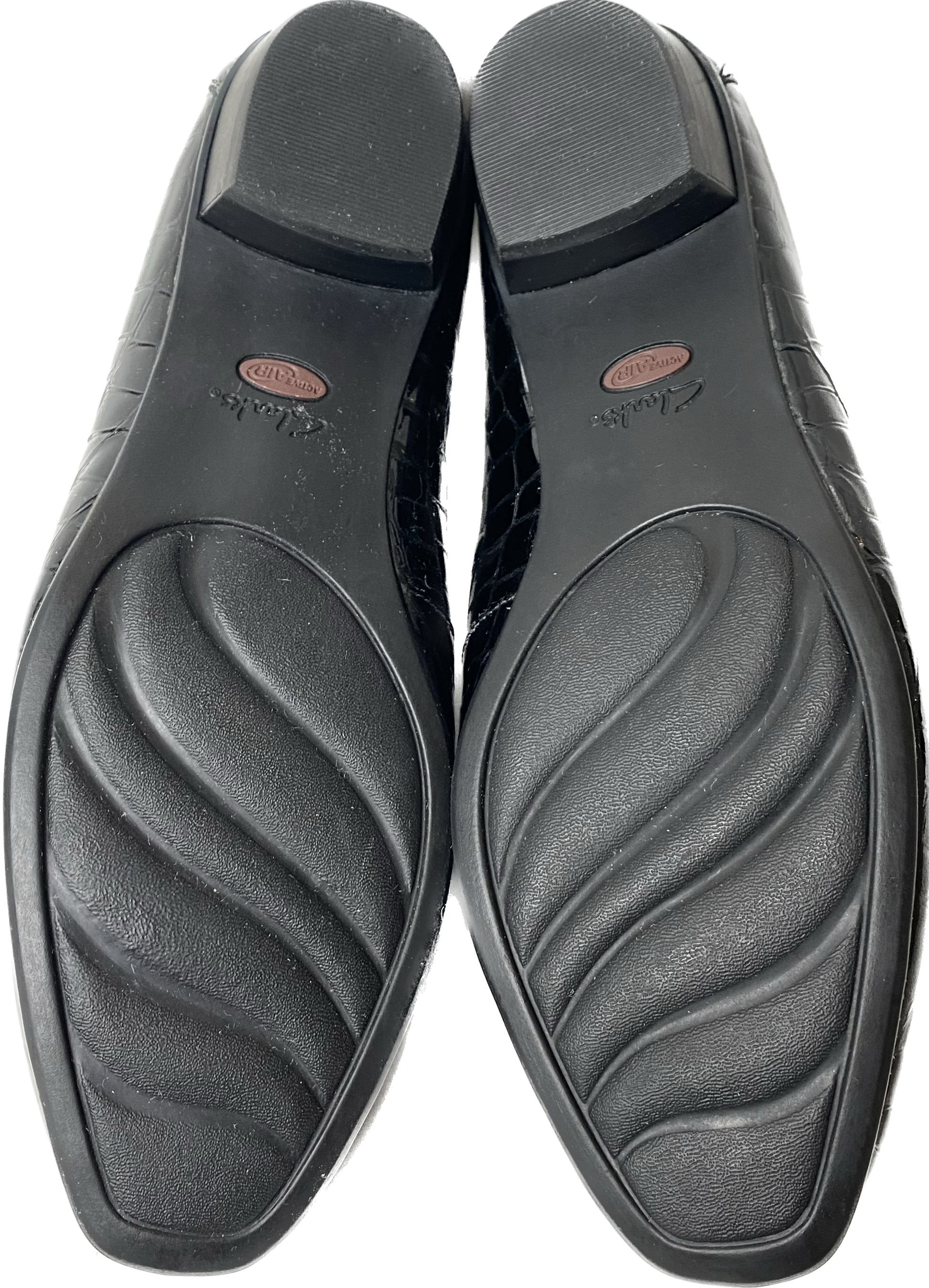 Clarks Everyday Croc Embossed Patent Leather Loafers  Effortlessly elevate your everyday look with our Clarks Everyday Croc Embossed Patent Leather Loafers. Crafted