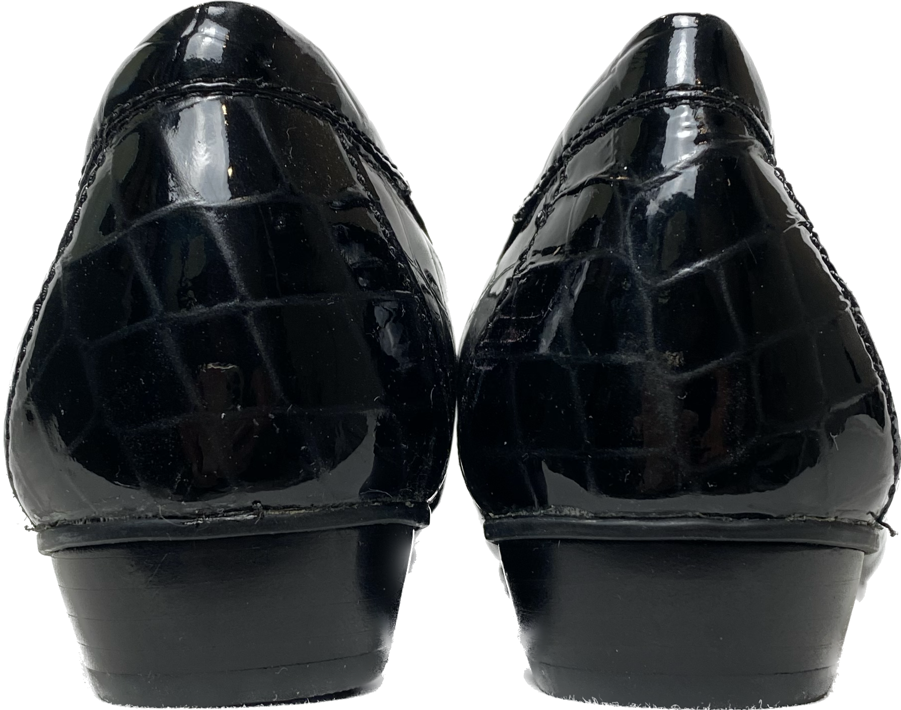 Clarks Everyday Croc Embossed Patent Leather Loafers  Effortlessly elevate your everyday look with our Clarks Everyday Croc Embossed Patent Leather Loafers. Crafted