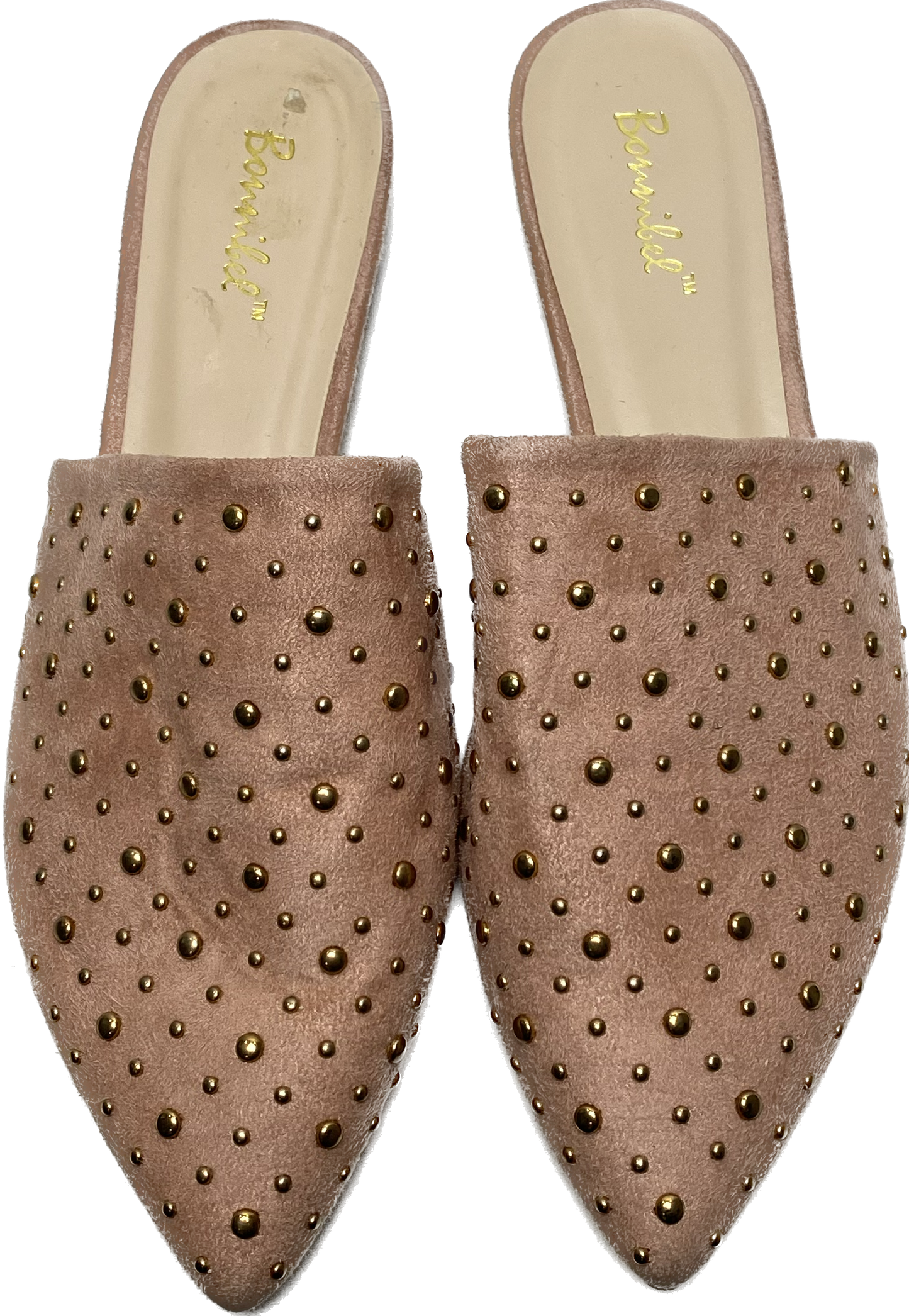 Bonnibel Blush Suede Mules with Rose Color StudsSuch a beautiful shoe! Perfect for that Fall day that is still a bit warm.
Wear this mule as a neutral with any color!